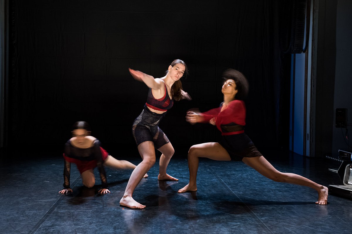 SZ² taneční grupa / Archa.lab - Zpřítomněná choreografie