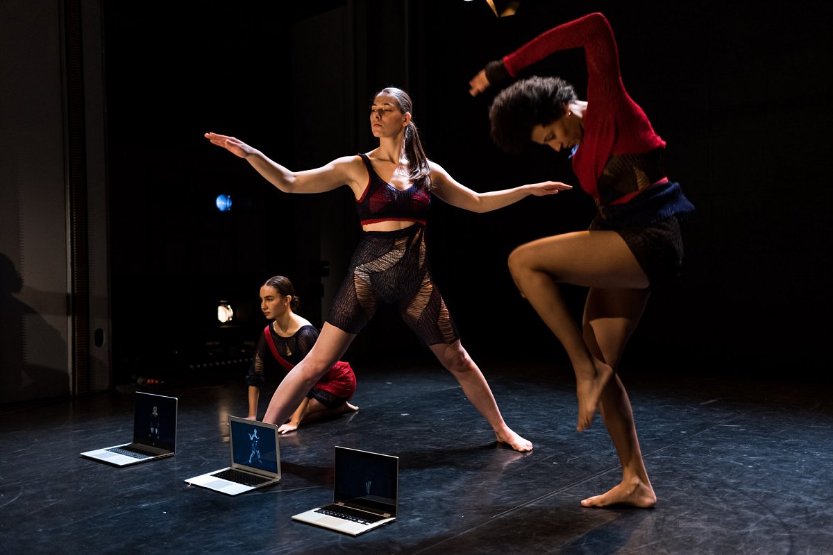 SZ² taneční grupa / Archa.lab - Zpřítomněná choreografie