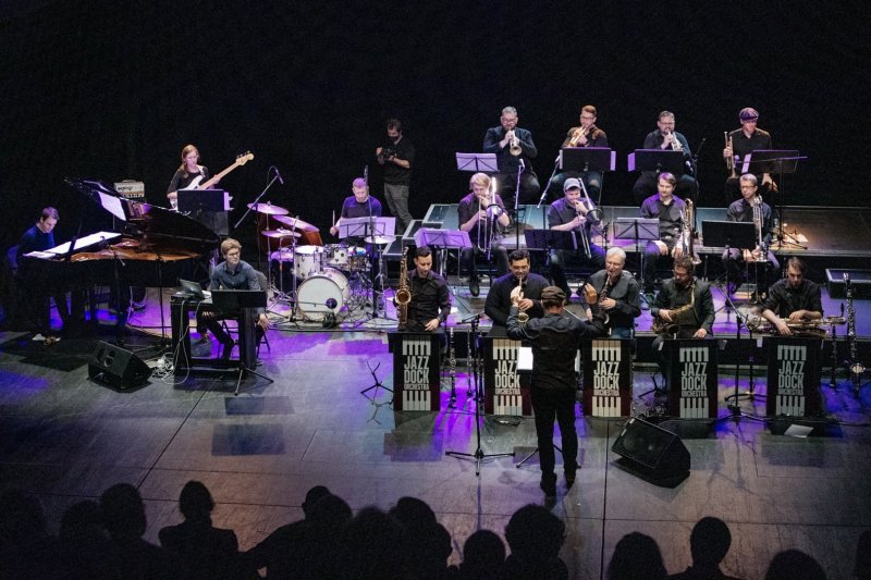 Jazz Dock Orchestra - Neočekávaná setkání